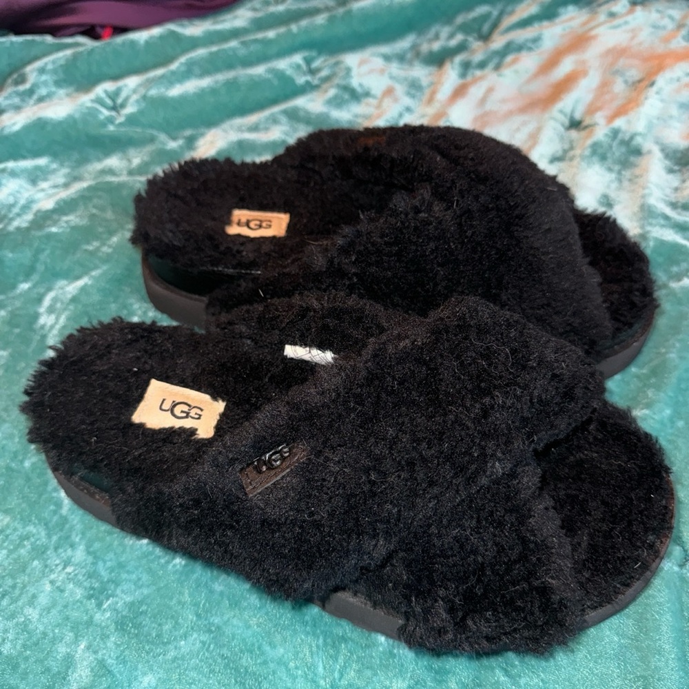 Ugg Fuzzy Cross Slides - Size 8 Unworn - image 1